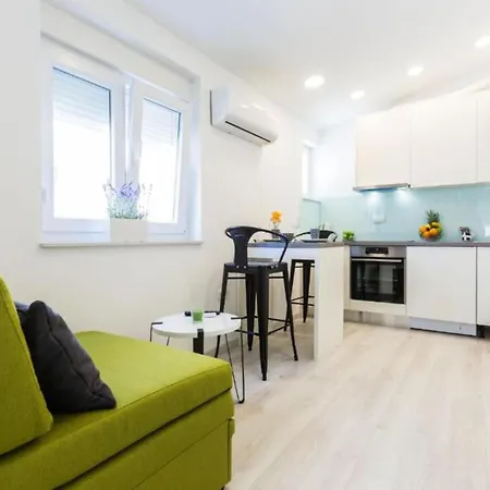 Spacious Two Sis In With Terrace 1 Apartman *